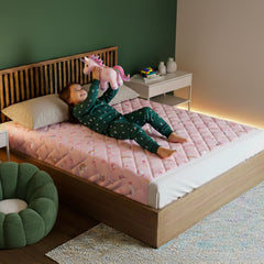 Rudie Baby leakproof bed guard in Unicorns print, double size, talent photo
