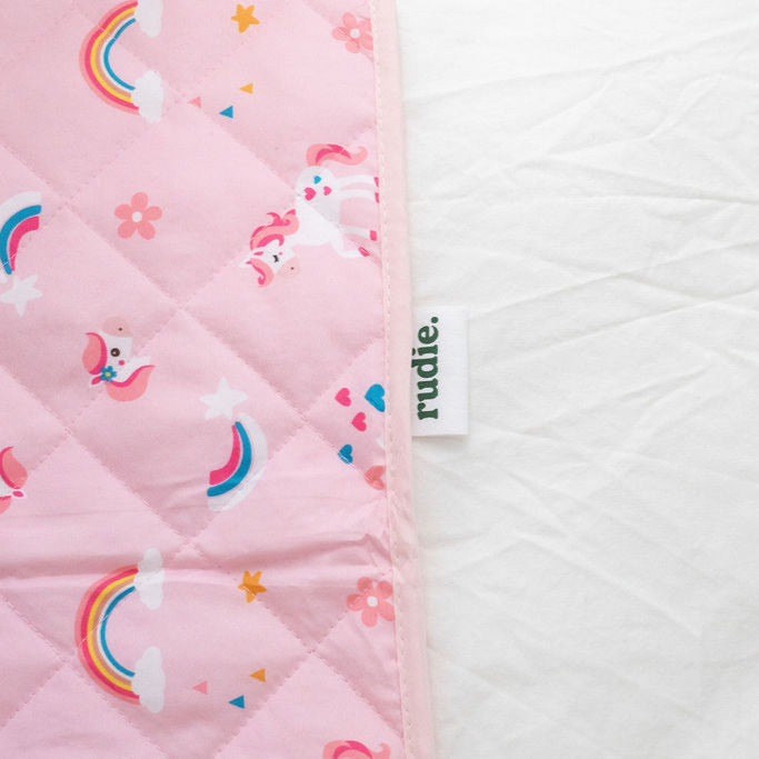Rudie Baby leakproof bed guard close-up