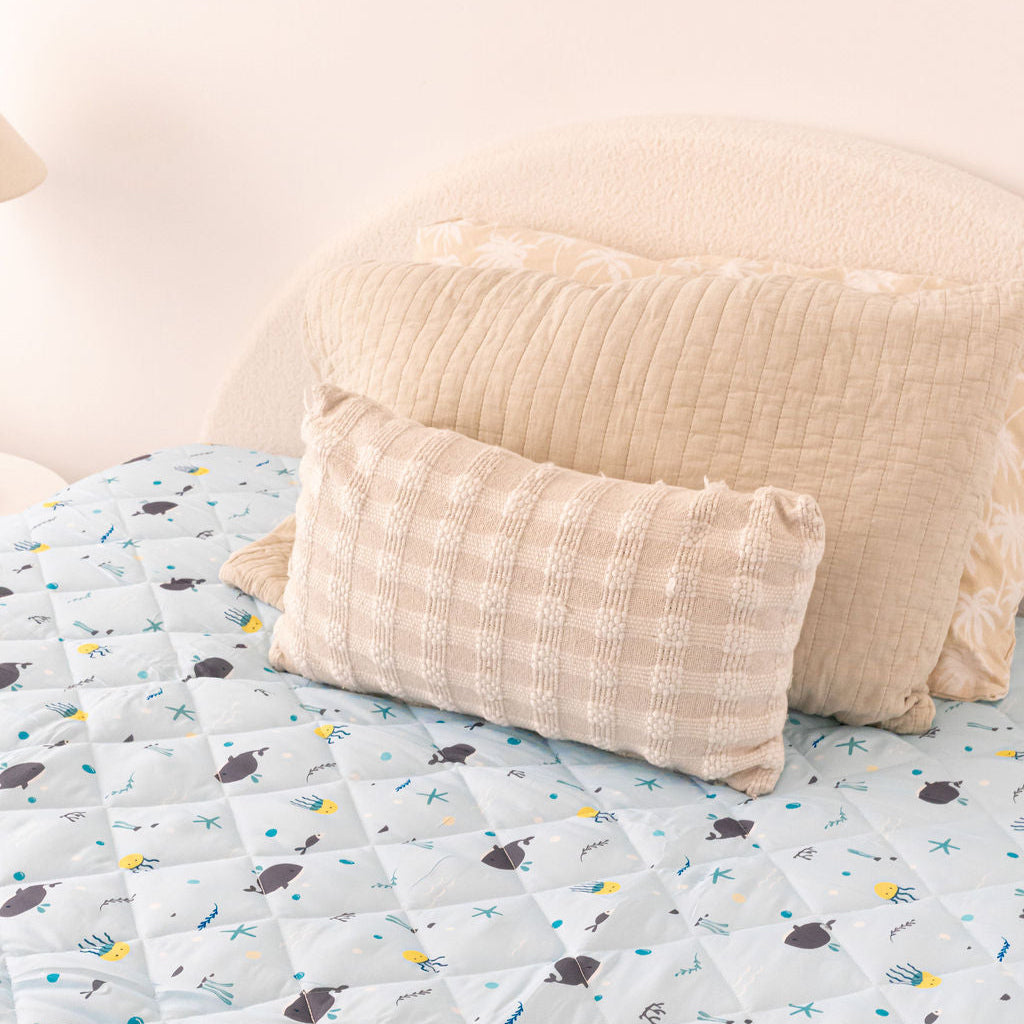 Rudie Baby leakproof fitted sheet flat lay overview - full sheet waterproof protection